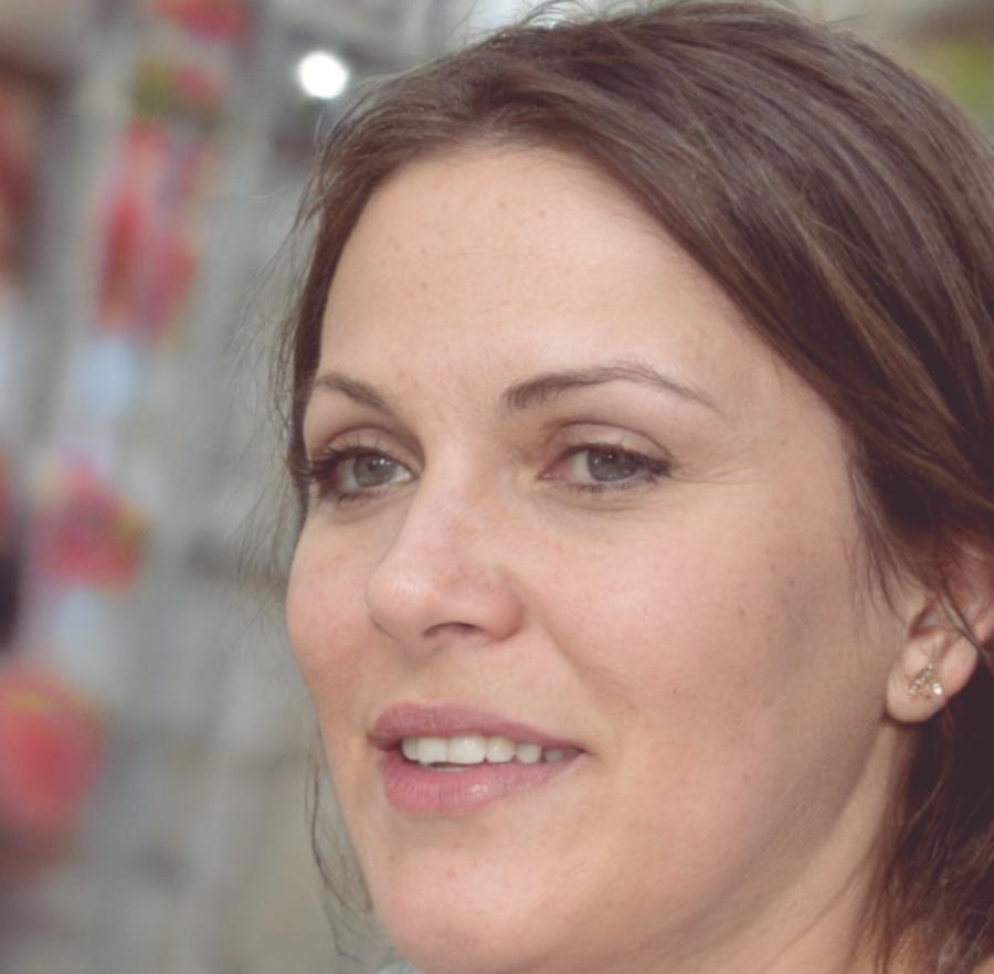 Helena Björkström, Senior Investment Advisor